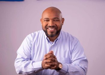 Regidor Jairo Doñe felicita a Rafael Paz por conducción institucional en la Circunscripción 2 del Distrito