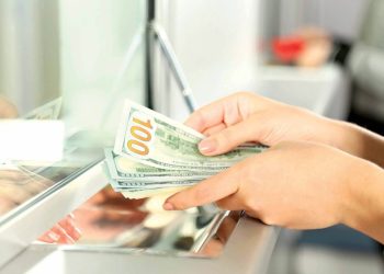 Remesas rozan los US$1,000 millones en enero; dólar sube levemente