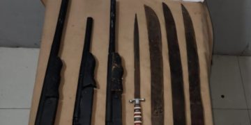 Policía Nacional y Ministerio Público ocupan armas ilegales y máquina de lotería clandestina en allanamientos en Montecristi