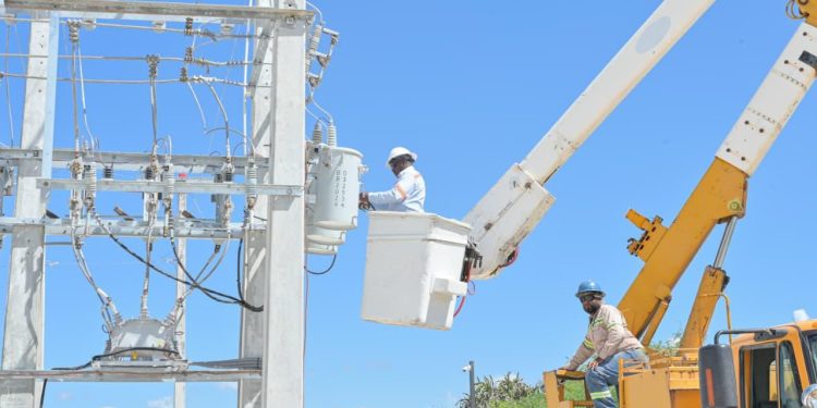 Edesur fortalece más de 2,000 kilómetros de redes, construye y repotencia seis subestaciones eléctricas