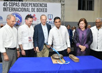 Ministro Kelvin Cruz aporta RD$ 1.3 millones para Copa de Boxeo