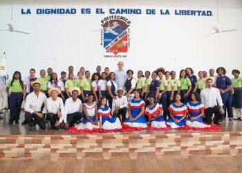 En el Día Nacional del Estudiante, INABIE impulsa jornada que fortalece la nutrición de más de 58,800 alumnos de San Cristóbal