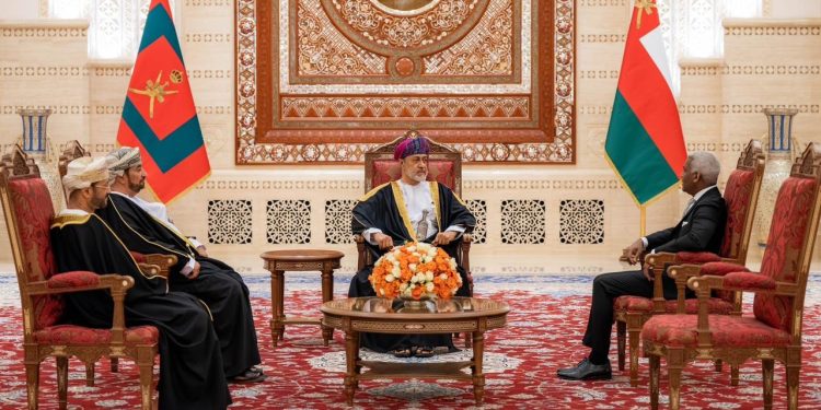 Embajador dominicano presenta cartas credenciales por primera vez en el Sultanato de Omán