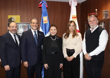 Carolina resalta labor de los dominicanos residentes en el exterior durante su visita a Japón