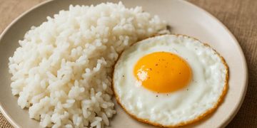 El arroz con huevo brinda los mismos beneficios que la carne roja en proteínas, según los expertos