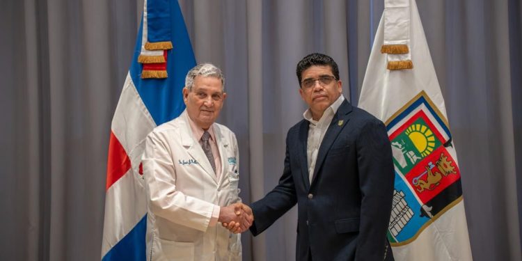 Alcalde Dío Astacio y el doctor José Joaquín Puello consolidan alianza para transformar la salud en Santo Domingo Este