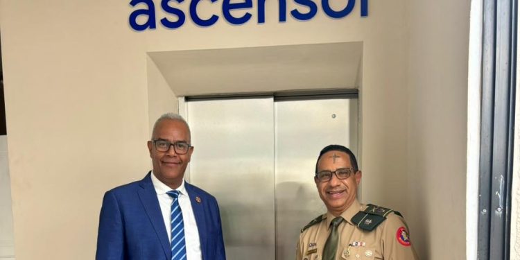 Inauguran ascensor en la Hermandad de Veteranos Pensionados de las Fuerzas Armadas y la Policía Nacional Santo Domingo, República Dominicana