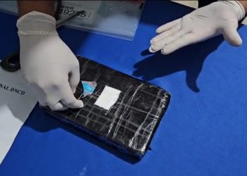 Sorprenden hombre tratando de realizar transacción de más de 1,000 gramos de presunta cocaína