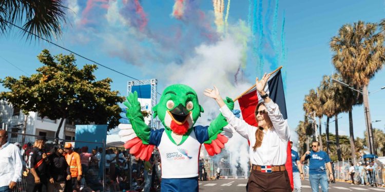 Carnaval del Distrito Nacional llena de alegría, color y tradición el malecón