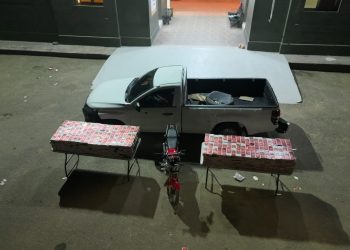 Ejército incauta contrabando de 118,000 cigarrillos oculto en los compartimentos de una camioneta en Dajabón