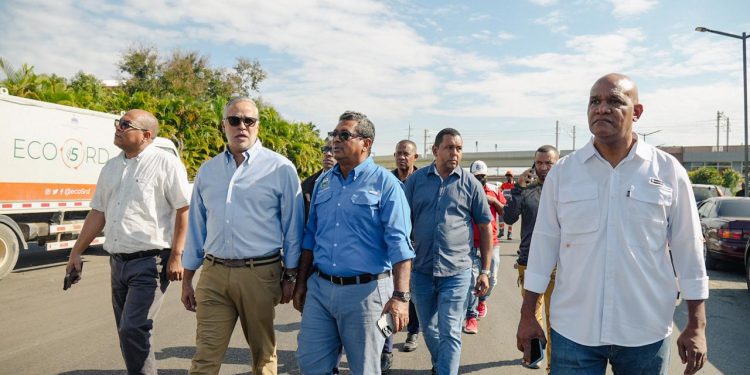 Eco5RD realiza amplio operativo de limpieza en Los Alcarrizos y Santo Domingo Oeste