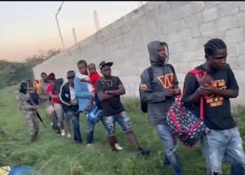 Con unidades de drones Ejército localiza y detiene a 22 nacionales haitianos indocumentados en Dajabón