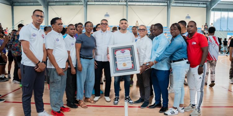 El baloncesto juvenil del Distrito abre temporada con el Torneo U19 dedicado al ministro Carlos Valdez