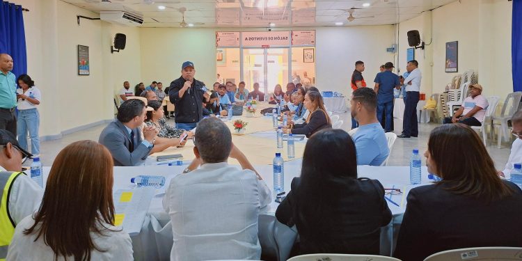 Infraestructura Escolar busca agilizar 36 obras escolares que ejecuta el Gobierno en la provincia Sánchez Ramírez