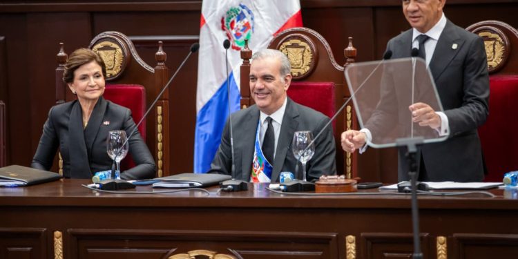 Presidente Luis Abinader reafirma compromiso con la transparencia y presenta Meta RD 2036