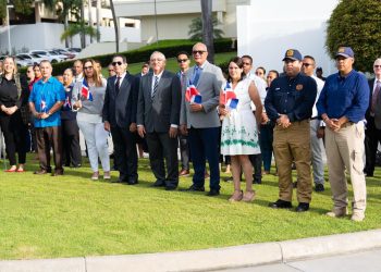 La Iglesia de Jesucristo honra los símbolos patrios con acto a la bandera en Santo Domingo