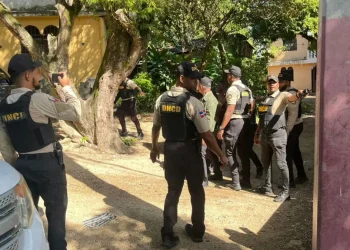 DNCD captura a tres presuntos microtraficantes durante allanamientos en Cambita Garabitos