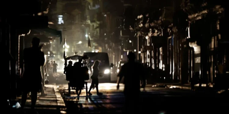 Cuba anuncia el restablecimiento paulatino del servicio eléctrico tras apagón