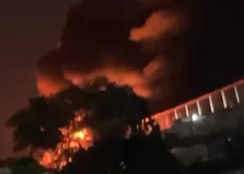 Se reporta incendio en empresa de plásticos en Haina