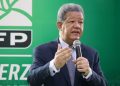 Leonel Fernández acudirá este martes a la JCE para renovar su cédula de identidad y electoral
