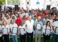 Abinader entrega 442 certificados de títulos de propiedad en Los Alcarrizos
