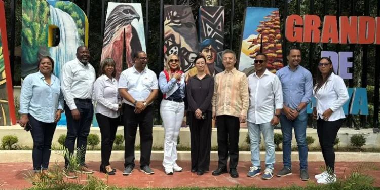 Embajador de China visita Sabana Grande de Boyá y anuncia posible zona franca que generaría más de 5 mil empleos