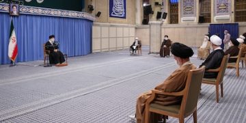 Irán tiene nuevo líder supremo: fue elegido pero su nombre permanece en secreto