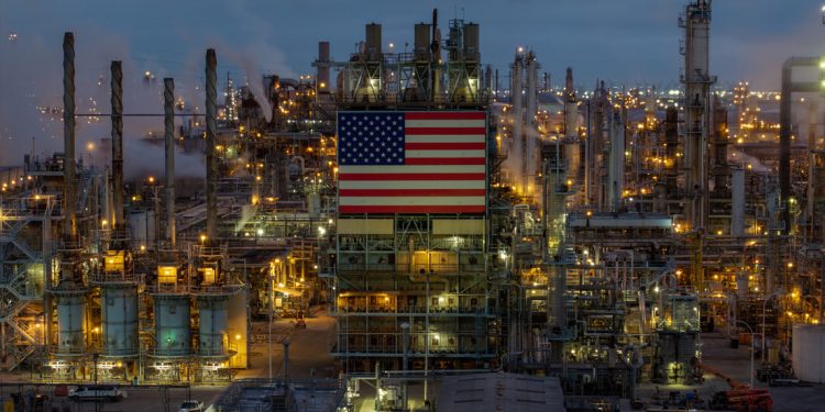 Trump: "Los precios del petróleo caerán en picado en cuanto termine" la guerra con Irán