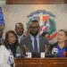 Diputado propone ley que impediría a deudores de pensión alimenticia renovar licencia de conducir y salir del país