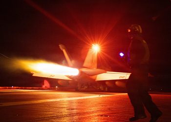 Trump amenaza con "volar por los aires" el yacimiento de gas natural más grande del mundo