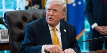 Trump ordena aplazar "cualquier ataque militar" contra instalaciones energéticas iraníes