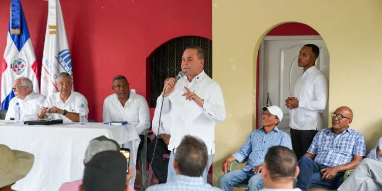 Agricultura promete asistencia técnica y equipos a productores del Bajo Yuna