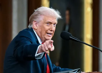 Trump dice «pronto» se sabrá su respuesta por ataque a Embajada de EEUU en Riad