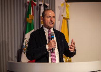 Anuncian conferencia para abordar la crisis de identidad en los jóvenes y las familias