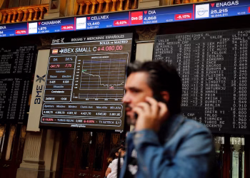Wall Street cae 2% y el petróleo sigue en alza tras los nuevos ataques en Medio Oriente