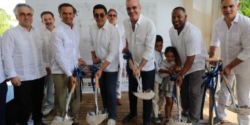 Presidente Abinader deja iniciados los trabajos del Club de Playa e inaugura Muelle Turístico del Atelón en Isla Catalina