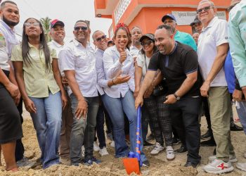 Alcaldía en el Barrio SDN lleva soluciones a Sabana Perdida