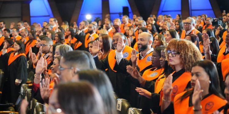 UASD e INAP gradúan primera generación de magísteres en Gobernanza Pública