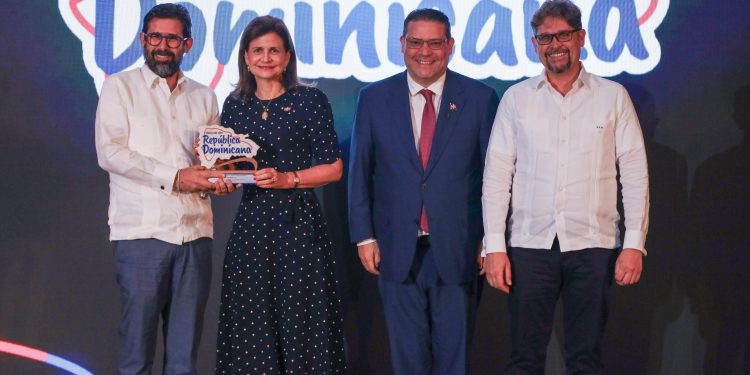 Font Gamundi, S.A., y su marca Arroz La Garza reciben reconocimiento por su trayectoria, a través del Ministerio de Industria y Comercio con el Sello Hecho en República Dominicana