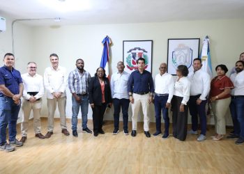 Wellington Arnaud, director del INAPA, encabeza creación de comisión de veeduría para saneamiento en Boca Chica