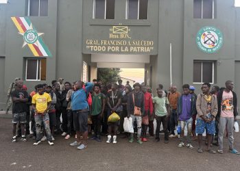 Patrulla del Ejército detiene a 39 extranjeros en condición migratoria irregular en Montecristi