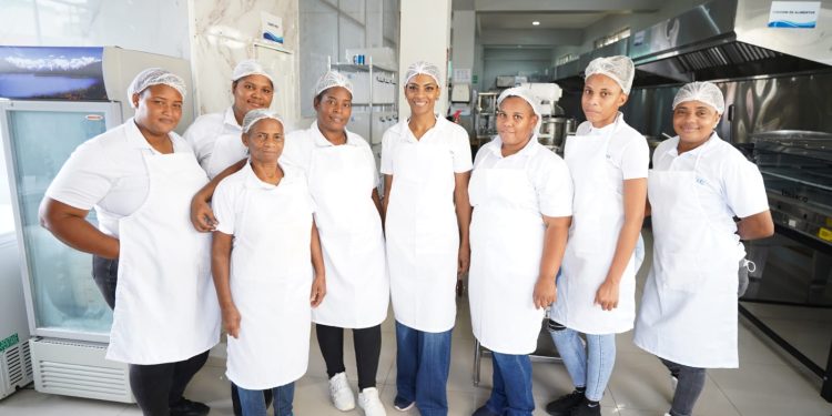 Más del 30% de los contratos del INABIE pertenecen a Mipymes lideradas por mujeres