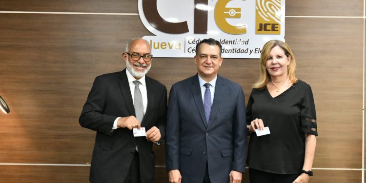 Persio Maldonado resalta trascendencia de nueva cédula para la modernización del Estado y el sistema electoral