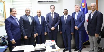Autoridades universitarias de Hungría visitan el MESCYT para impulsar cooperación académica