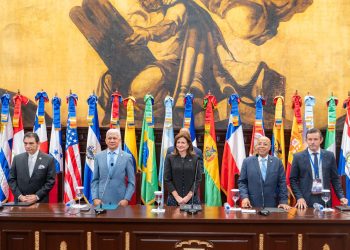 Presidente del Senado, Ricardo de los Santos, resalta importancia de la familia en Congreso Iberoamericano por la Vida y la Familia