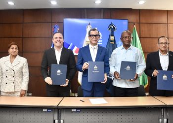 Portuaria y su sindicato de trabajadores firman pacto histórico con apoyo del Ministerio de Trabajo