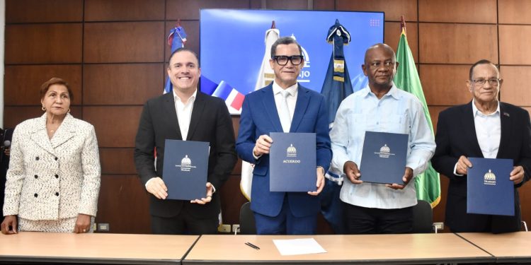 Portuaria y su sindicato de trabajadores firman pacto histórico con apoyo del Ministerio de Trabajo