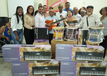 Comisión Presidencial de Apoyo al Desarrollo Barrial entrega 450 instrumentos musicales para fortalecer la cultura y el talento juvenil