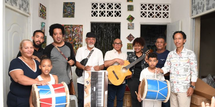 Comisión Presidencial de Apoyo al Desarrollo Barrial entrega 450 instrumentos musicales para fortalecer la cultura y el talento juvenil