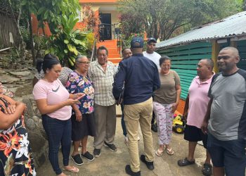 PN se reúne con pareja afectada por incidente durante operativo en Puerto Plata y asume reparación de daños ocasionados